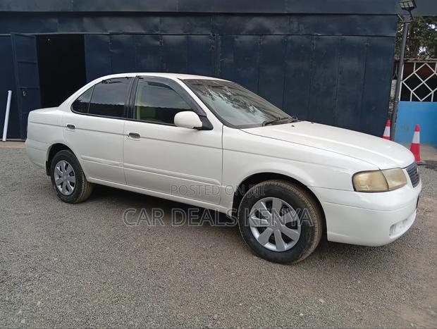 Nissan FB15 2005 White