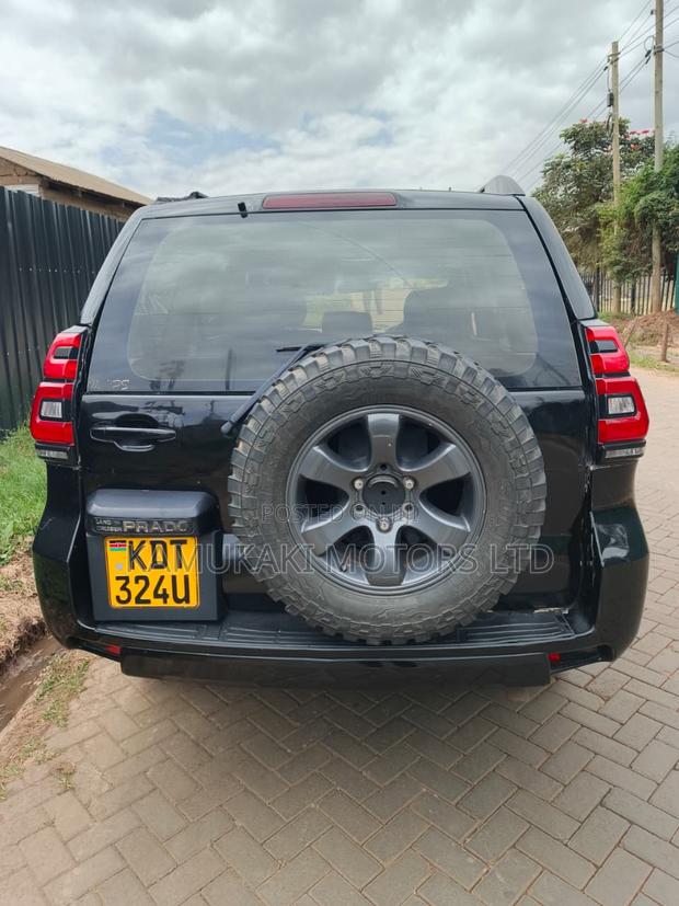 Toyota Land Cruiser Prado 2006 Black