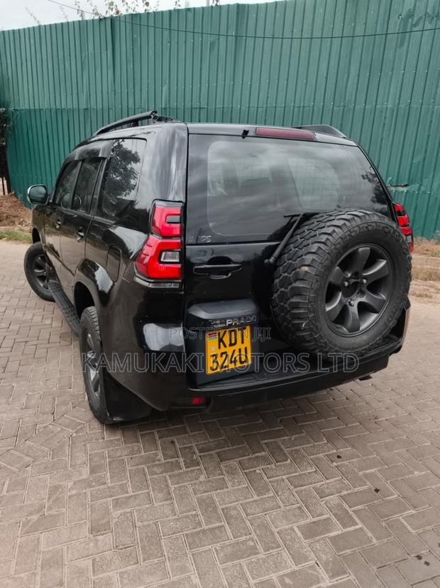 Toyota Land Cruiser Prado 2006 Black