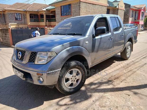 Nissan Navara 2.5 dCi 2011 Gray