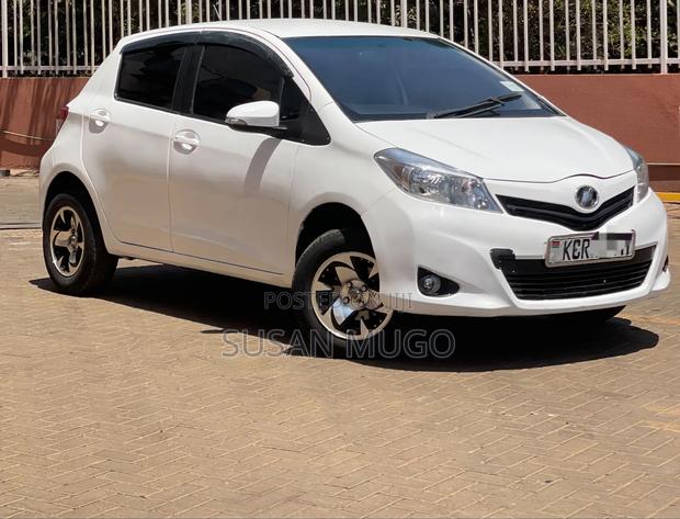 Toyota Vitz 2011 White