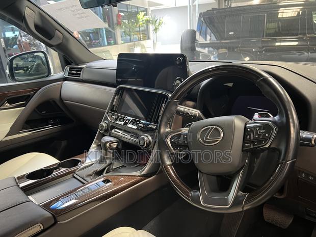 Lexus LX 2019