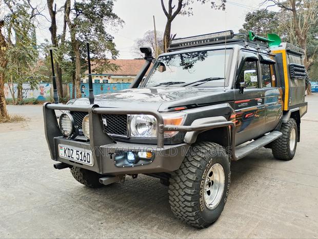 Toyota Land Cruiser 2014 Gray