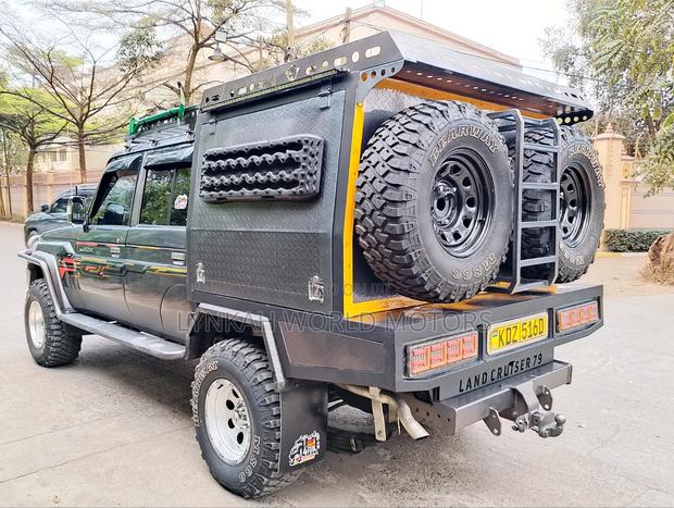 Toyota Land Cruiser 2014 Gray