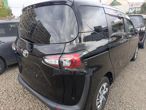 Toyota Sienta 1.5 AWD 2019 Brown
