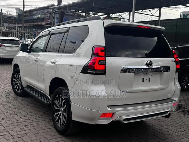 Toyota Land Cruiser Prado 2.8 2019 White