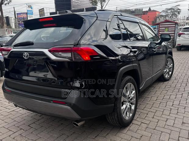 Toyota RAV4 XLE Premium FWD 2020 Black