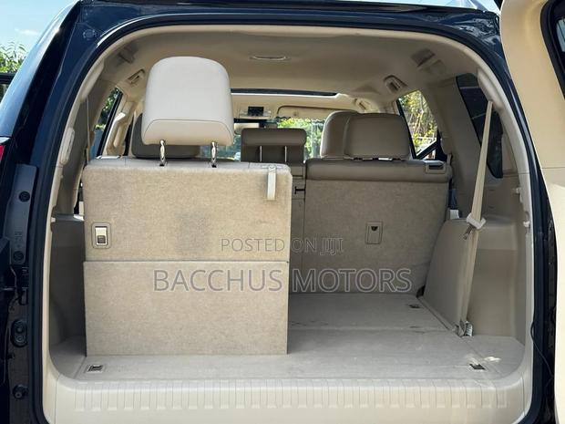 Toyota Land Cruiser Prado 2.8 2023 Black