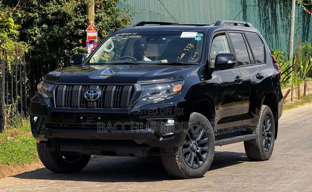 Toyota Land Cruiser Prado 2.8 2023 Black