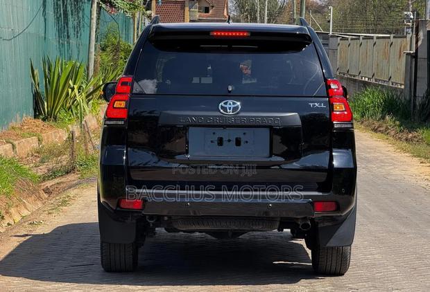 Toyota Land Cruiser Prado 2.8 2023 Black