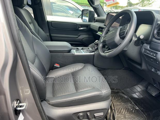 Toyota Land Cruiser Prado 2025