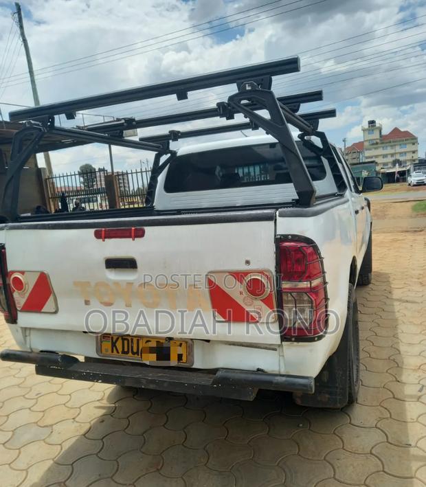 Toyota Hilux 2013 White
