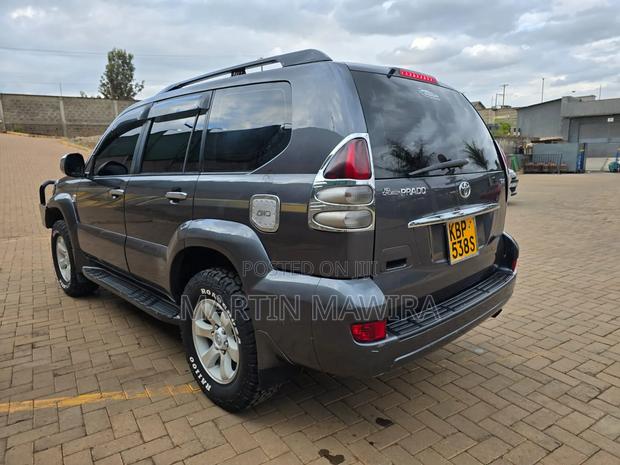 Toyota Land Cruiser Prado 2006 Gray