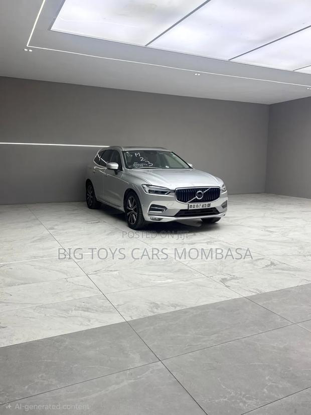 Volvo XC60 2019 Silver
