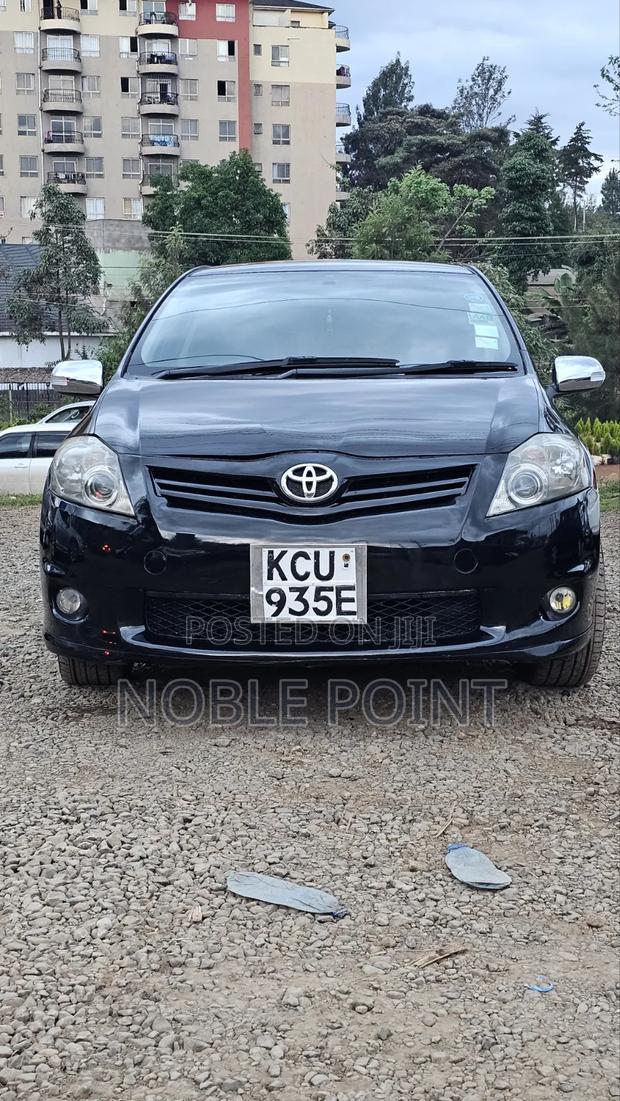 Toyota Auris 2012 Black