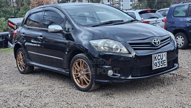 Toyota Auris 2012 Black