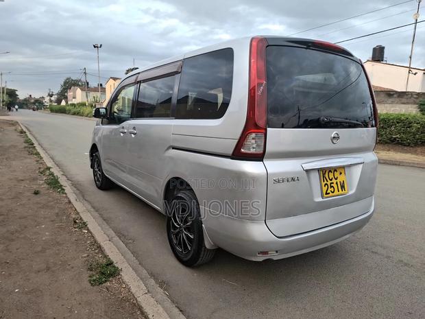 Nissan Serena 2008 Silver