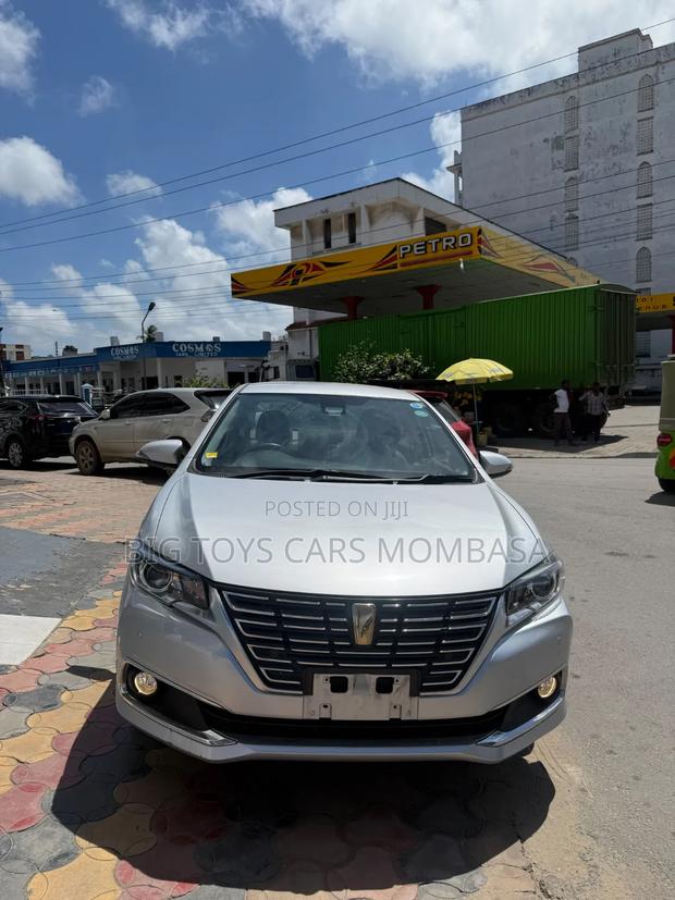 Toyota Premio 2019 Silver