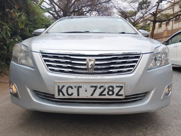 Toyota Premio 2013 Silver