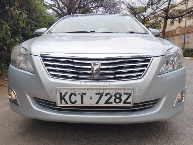 Toyota Premio 2013 Silver