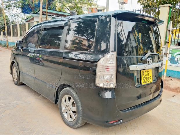 Toyota Voxy 2009 Black