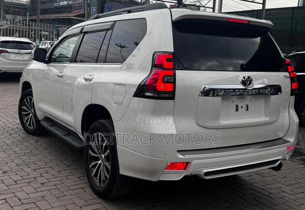 Toyota Land Cruiser Prado 2019 White
