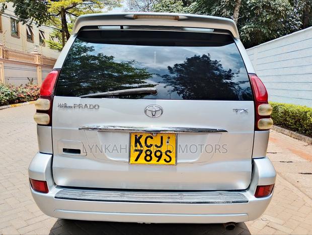 Toyota Land Cruiser Prado 2009 Silver