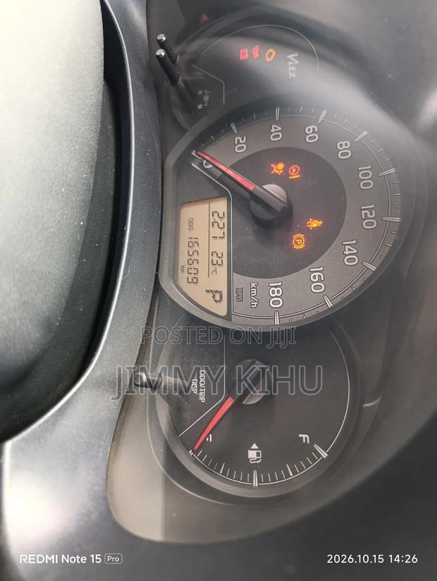 Toyota Vitz 1.0 FWD 5dr 2014 Silver