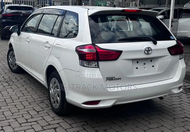 Toyota Corolla Fielder 2019 White
