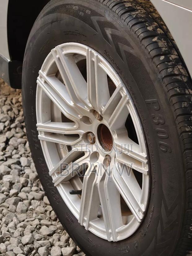 Nissan Bluebird 2009 Silver