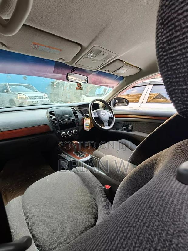 Nissan Bluebird 2009 Silver