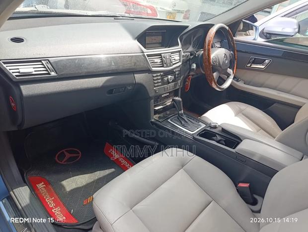 Mercedes-Benz E250 2011 Blue