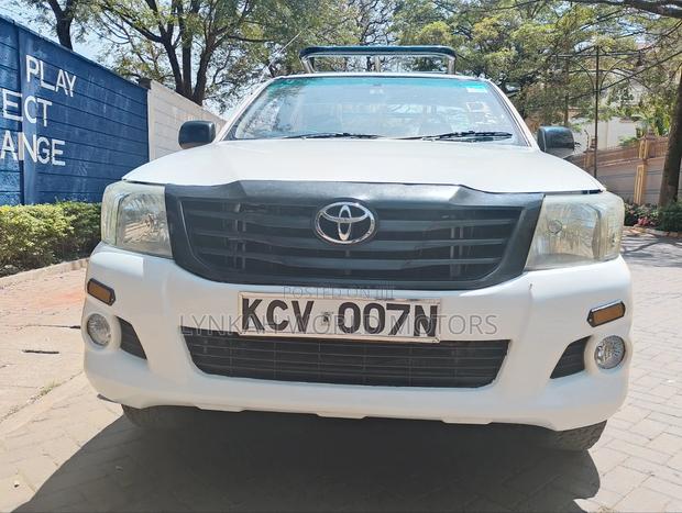 Toyota Hilux 2014 Off white