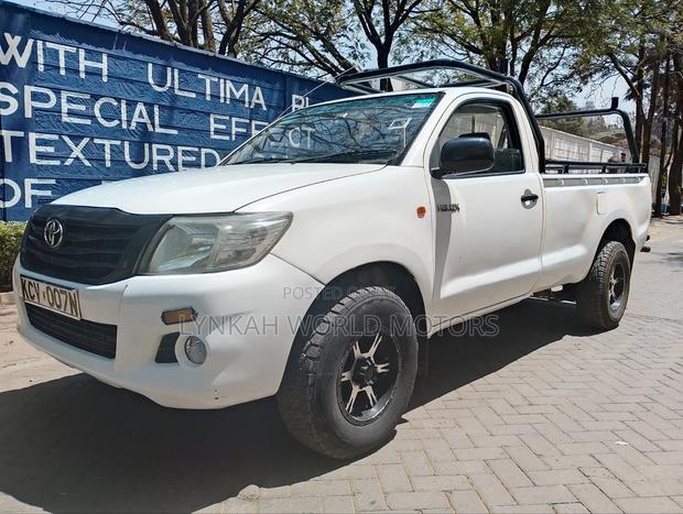 Toyota Hilux 2014 Off white