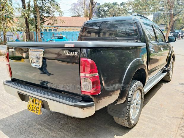 Toyota Hilux 2012 Gray
