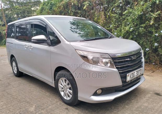 Toyota Noah 2015 Silver
