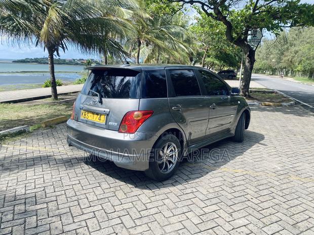 Toyota IST 2006 Gray