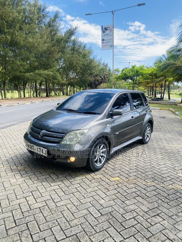 Toyota IST 2006 Gray
