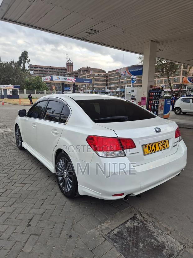 Subaru Legacy 2013 White