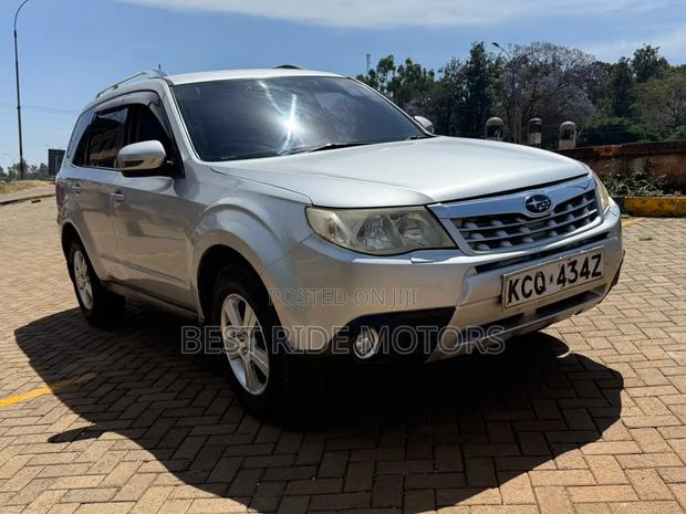 Subaru Forester 2011 Silver