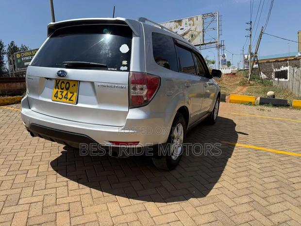 Subaru Forester 2011 Silver
