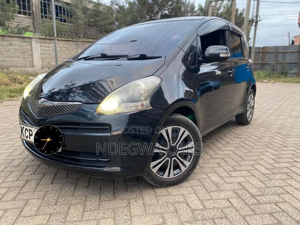 Toyota Ractis 1.5 FWD 2010 Black