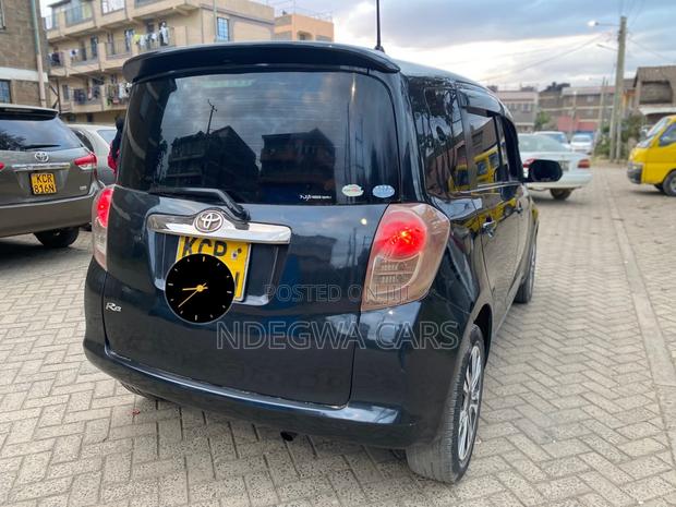 Toyota Ractis 1.5 FWD 2010 Black