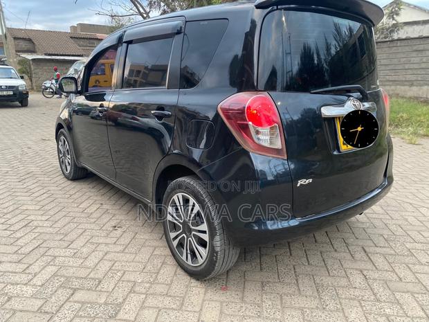 Toyota Ractis 1.5 FWD 2010 Black