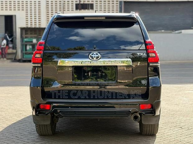 Toyota Land Cruiser Prado 2.8 2021 Black