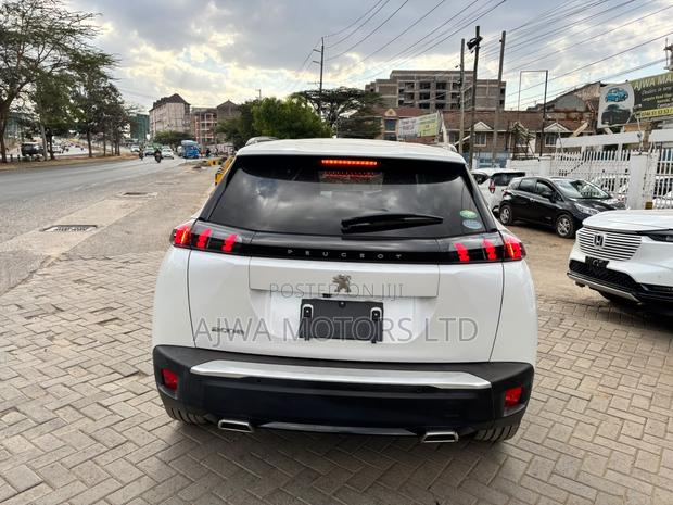 Peugeot 2008 1.2 PureTech (100 Hp) 2021 White