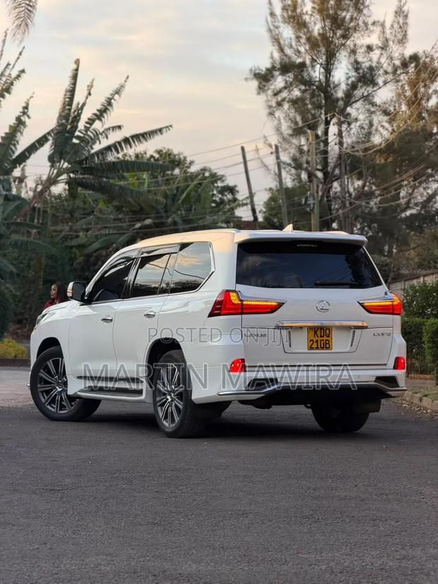 Lexus LX 2016 White