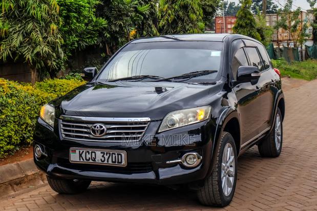 Toyota Vanguard 2011 Black