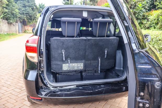 Toyota Vanguard 2011 Black