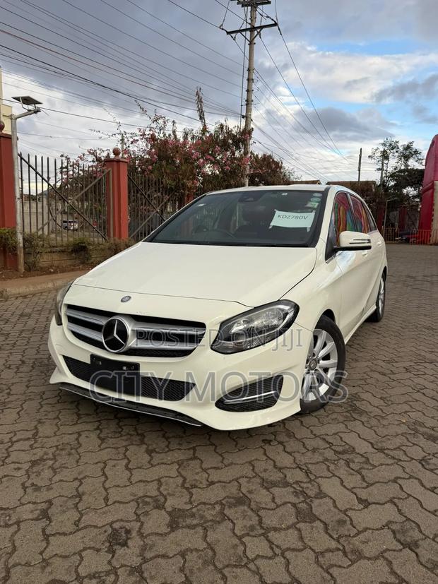 Mercedes-Benz B-Class B180 Petrol 2017 White